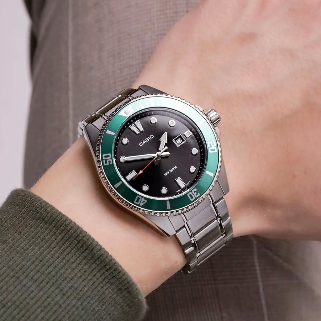 WW2880 Casio Standard Duro Date Chain Watch MDV-107D-3AVDF