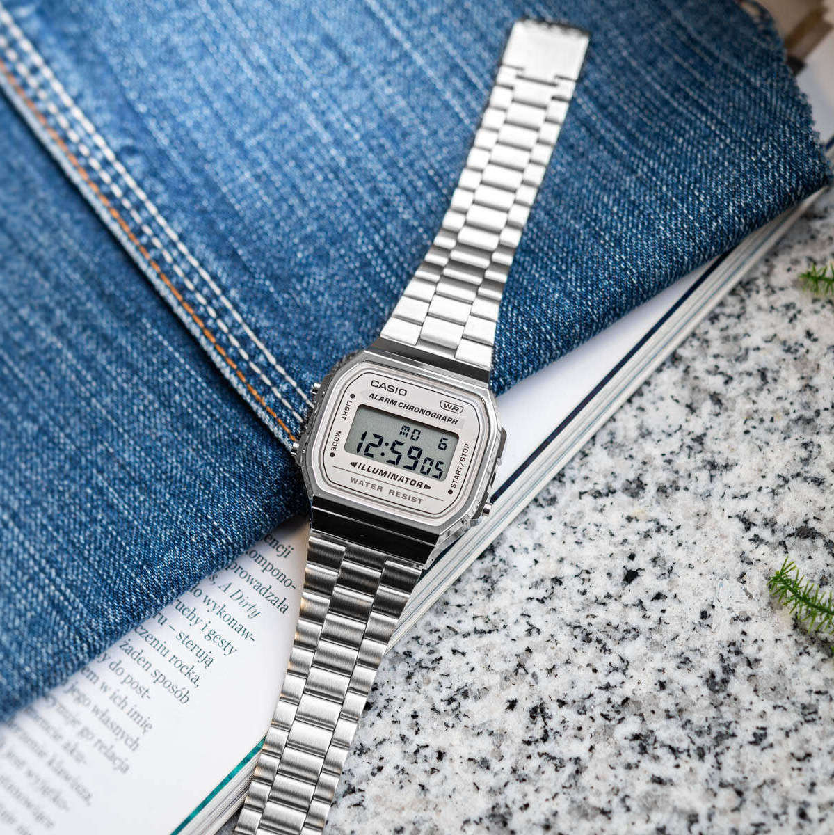 WW2870 Casio Vintage Illuminator Digital Chain Watch A168WA-8AYDF