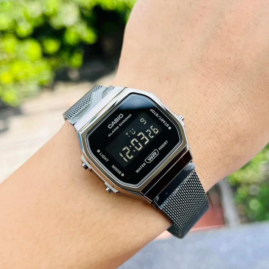WW1888 Casio Vintage Illuminator Digital Mesh Chain Watch A168WEMB-1BDF