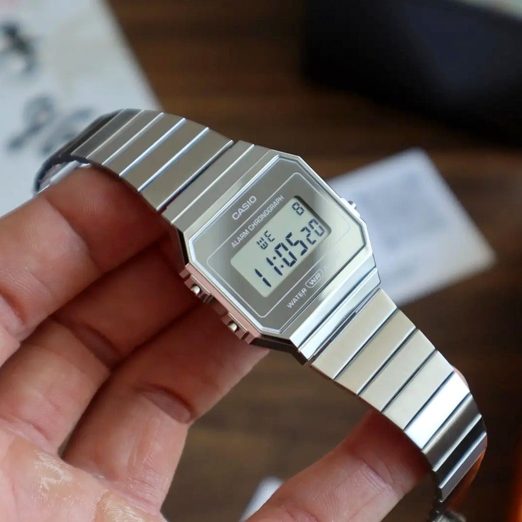 WW2893 Casio Vintage Super Slim Digital Chain Watch A700WEV-7ADF
