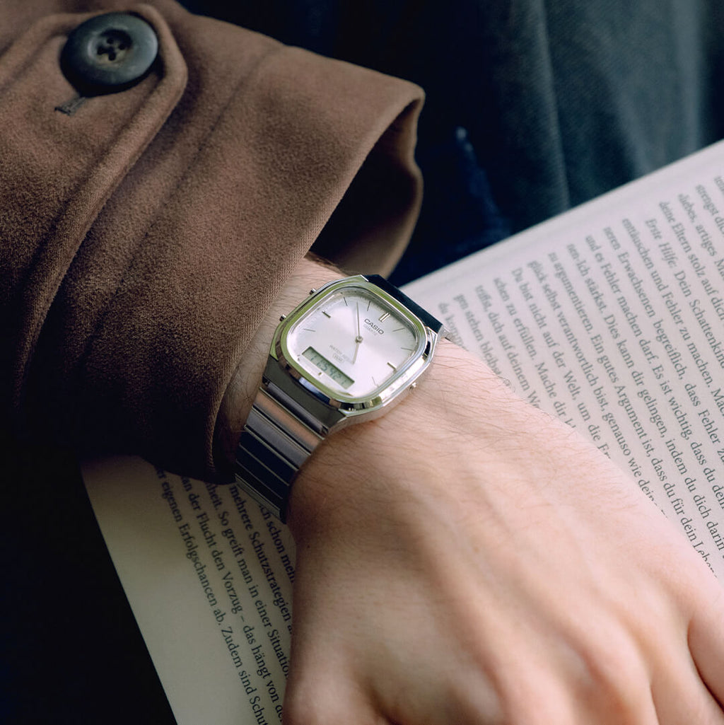 WW3125 Casio Vintage Dual Time Chain Watch AQ-240E-7ADF