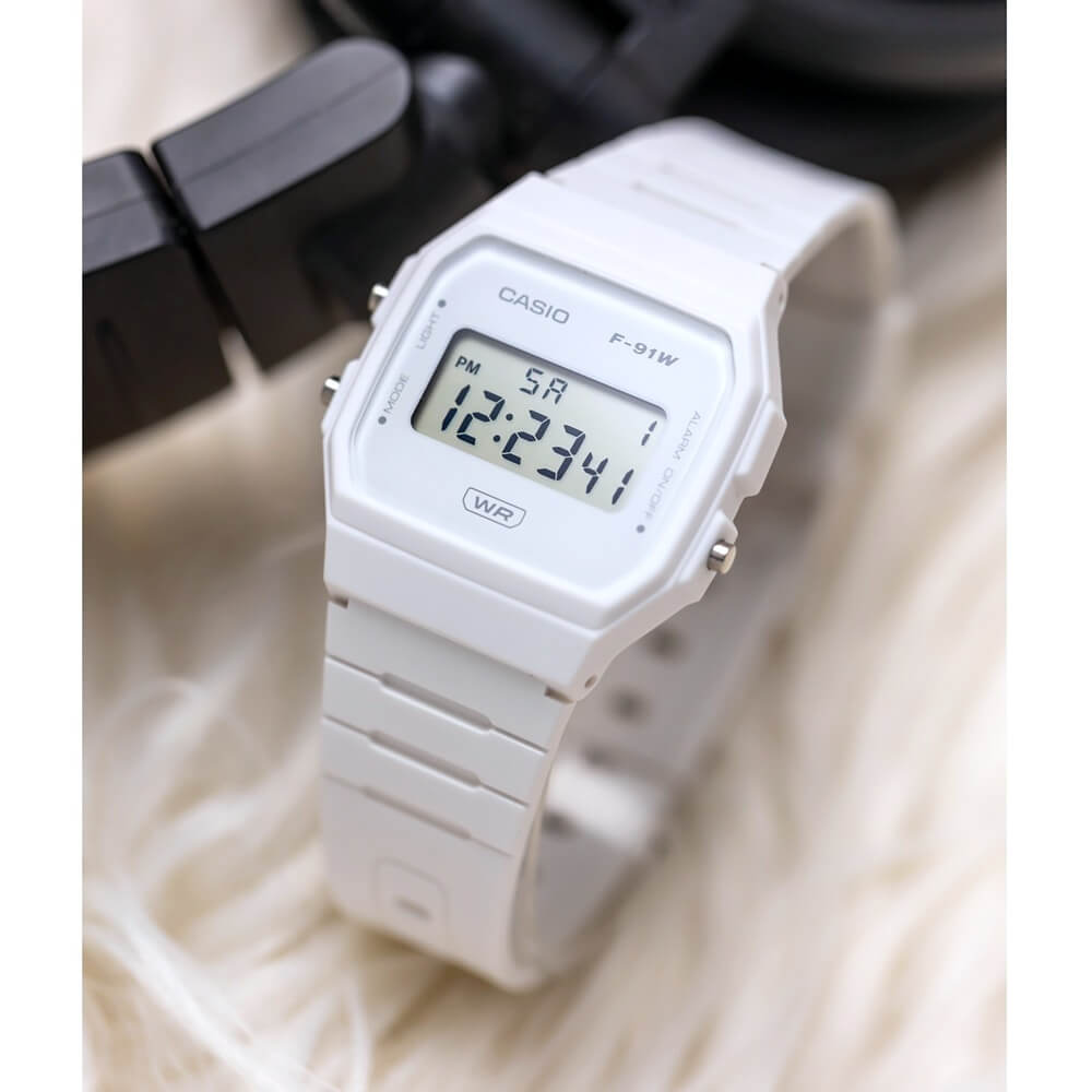 Casio F-91WB-7ADF Orologio Vintage Unisex – Bianco – Leggero E Minimal