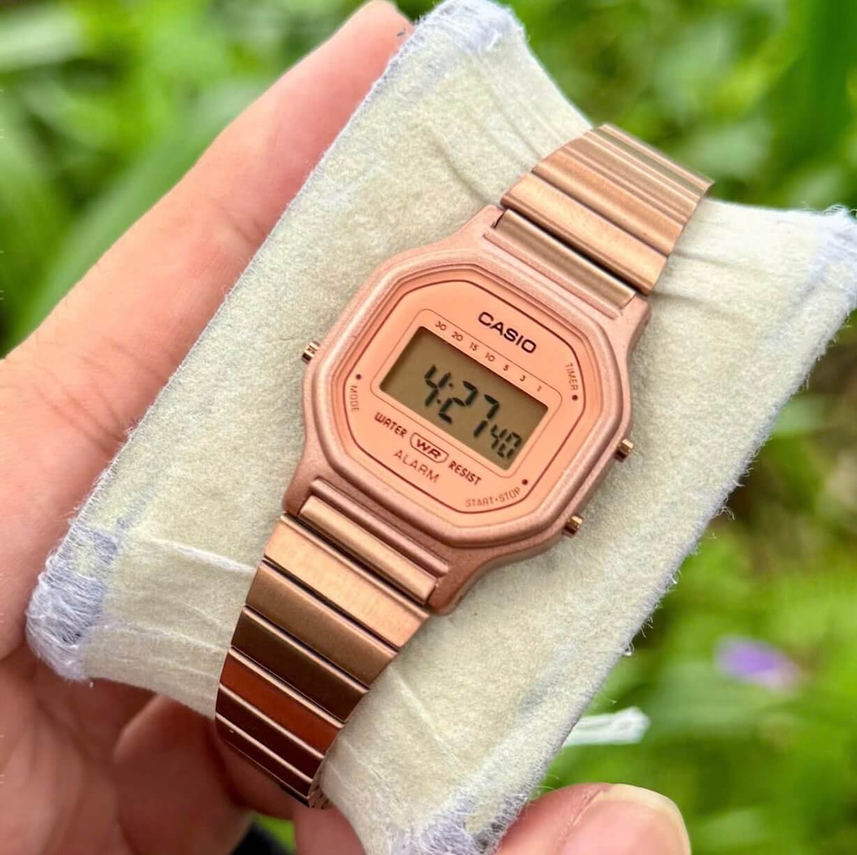 WW1014 Casio Vintage Digital Ladies Chain Watch LA-11WR-5ADF