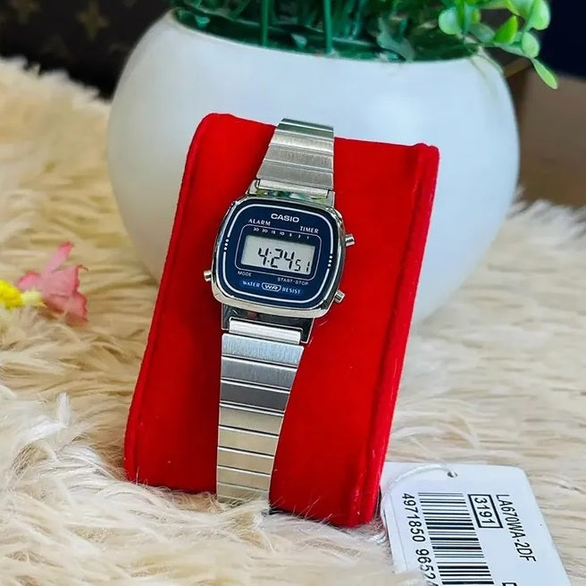 WW1364 Casio Vintage Digital Ladies Chain Watch LA670WA-2DF