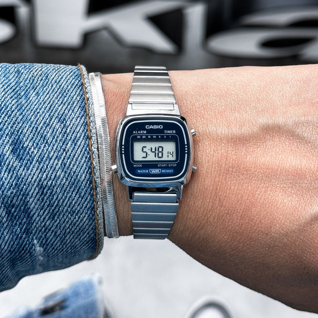 WW1364 Casio Vintage Digital Ladies Chain Watch LA670WA-2DF
