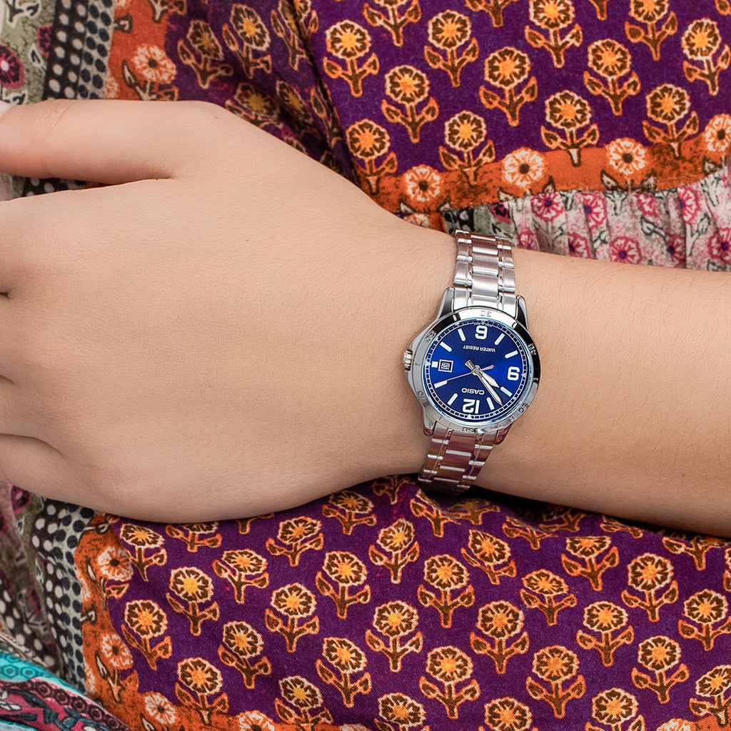 Casio LTP-V004D-2BUDF Watch