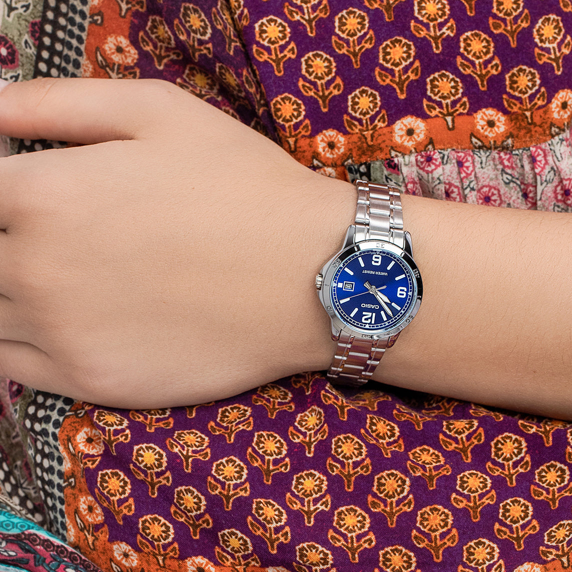 Casio LTP-V004D-2BUDF Watch