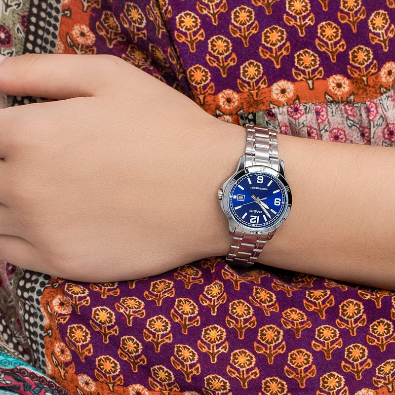 Casio LTP-V004D-2BUDF Watch