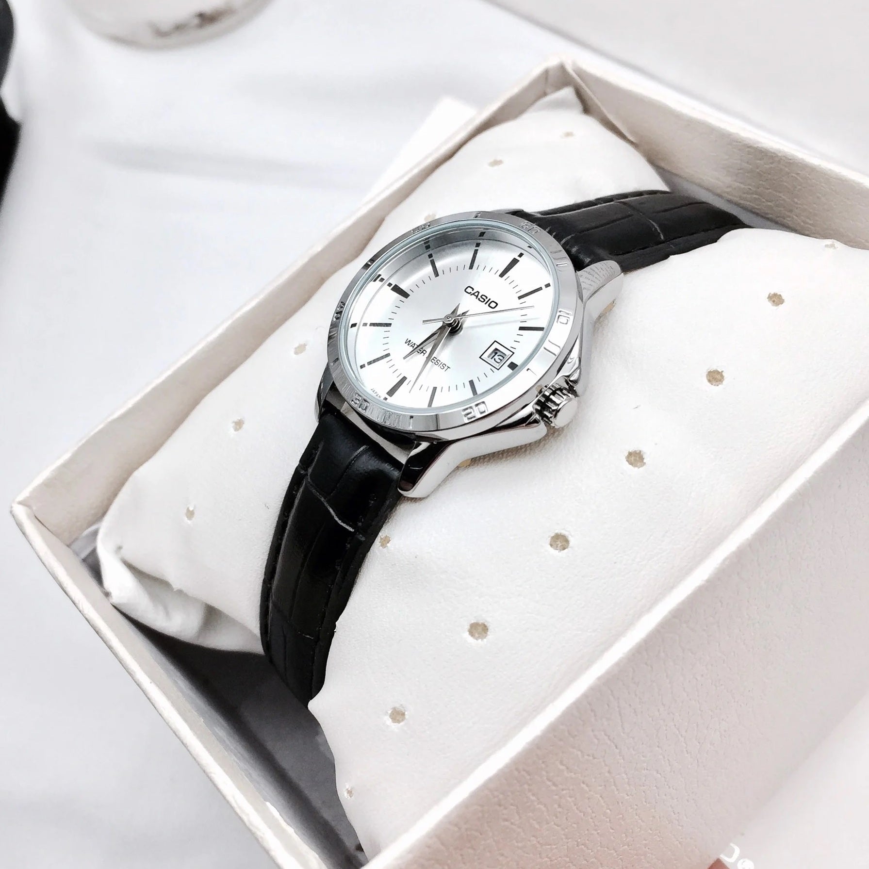Casio LTP-V004L-7AUDF Watch
