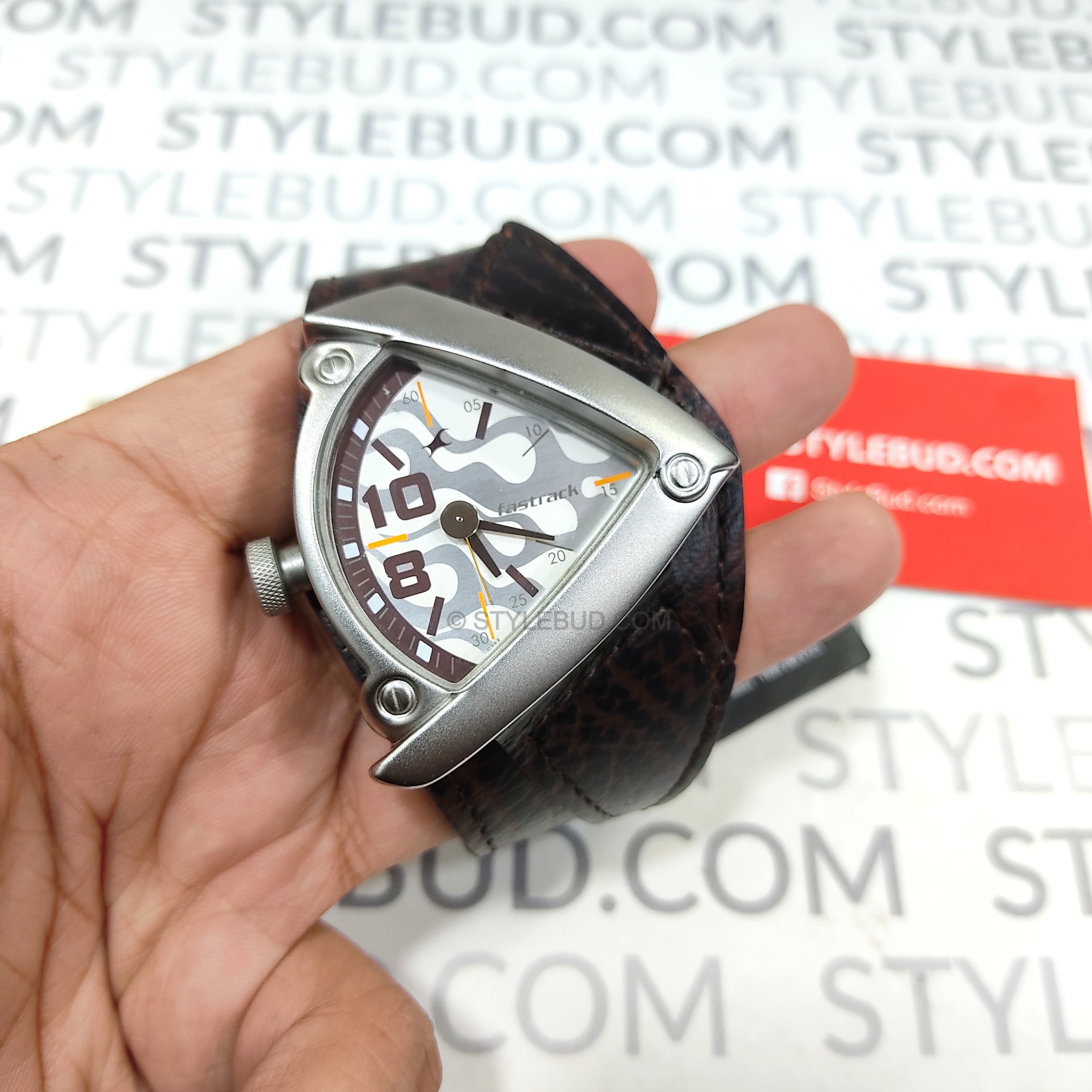 Fastrack 3022SL01 Watch