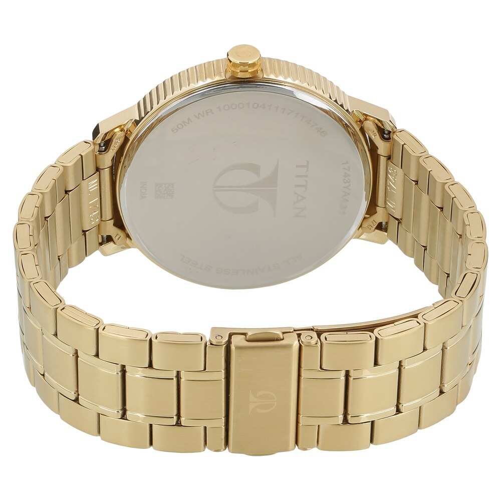 Titan 1743YM01 Watch