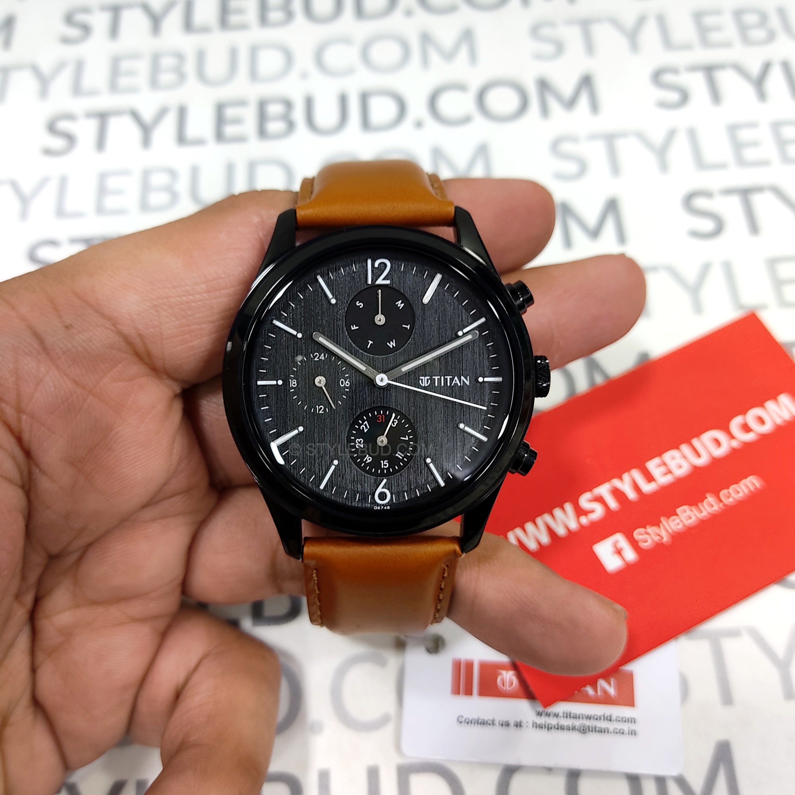 Titan 1805NL02 Watch