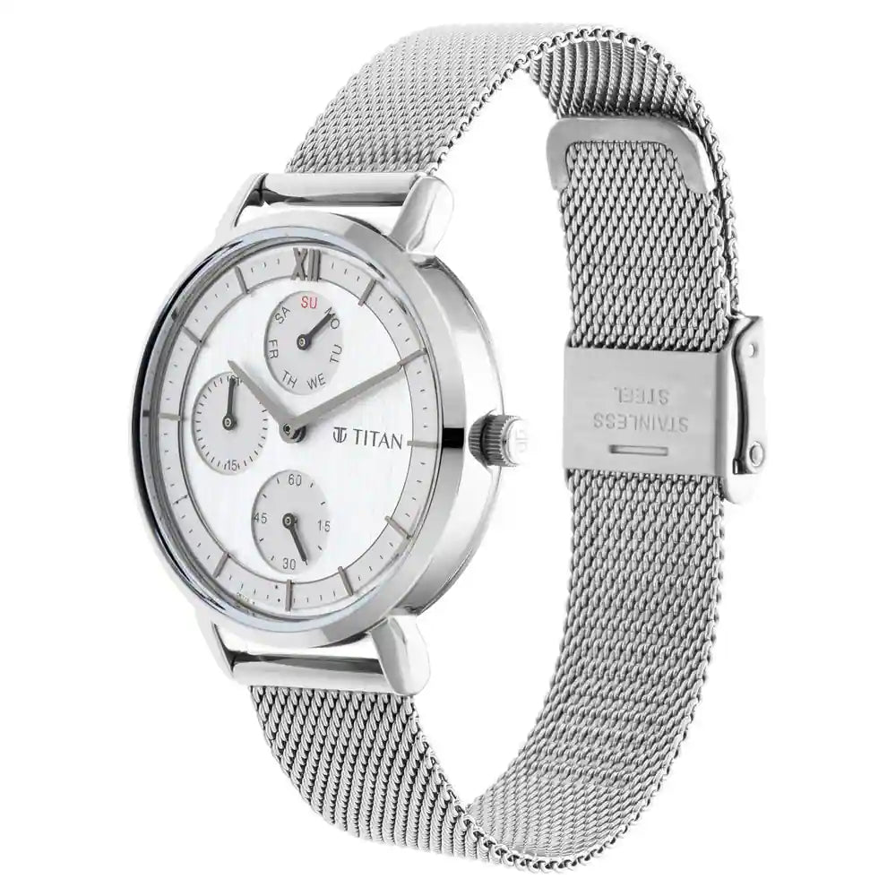 Titan 2652SM01 Watch