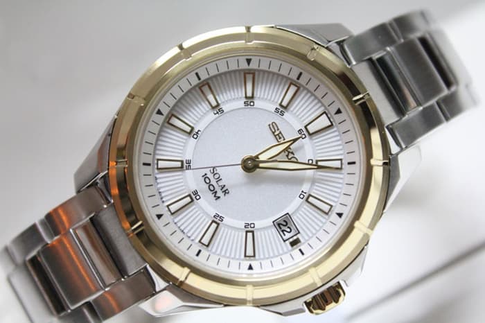 WW0810 Seiko Solar Chain Watch SNE084