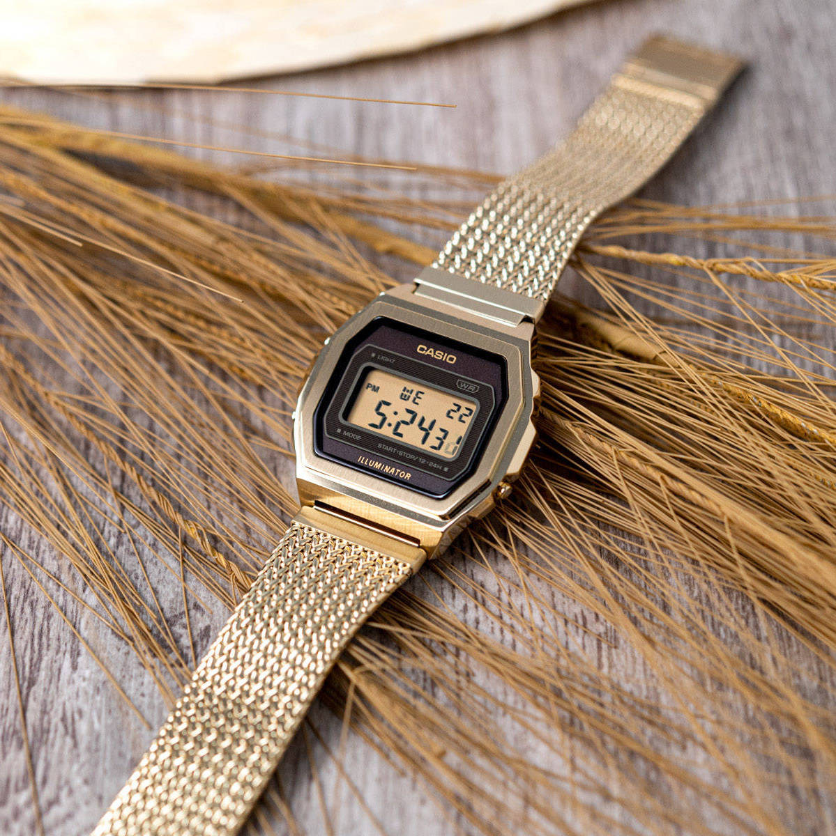 Casio A1000MGA-5 Vintage Watch description image 3