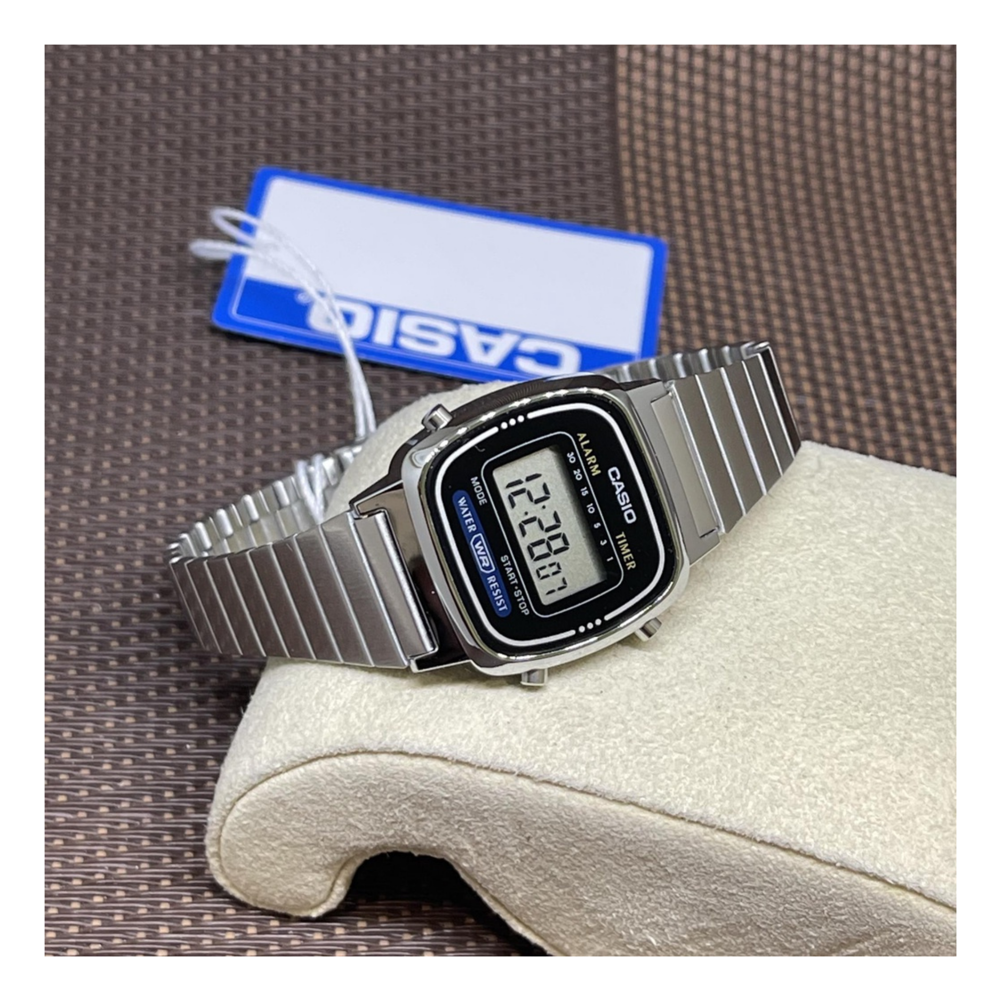 Casio LA670WA-1DF Watch